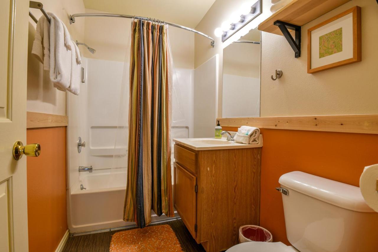 Inn 1 - Downtown 1 Bedroom Unit, Sleeps 6 With Shared Hot Tub Moab Extérieur photo