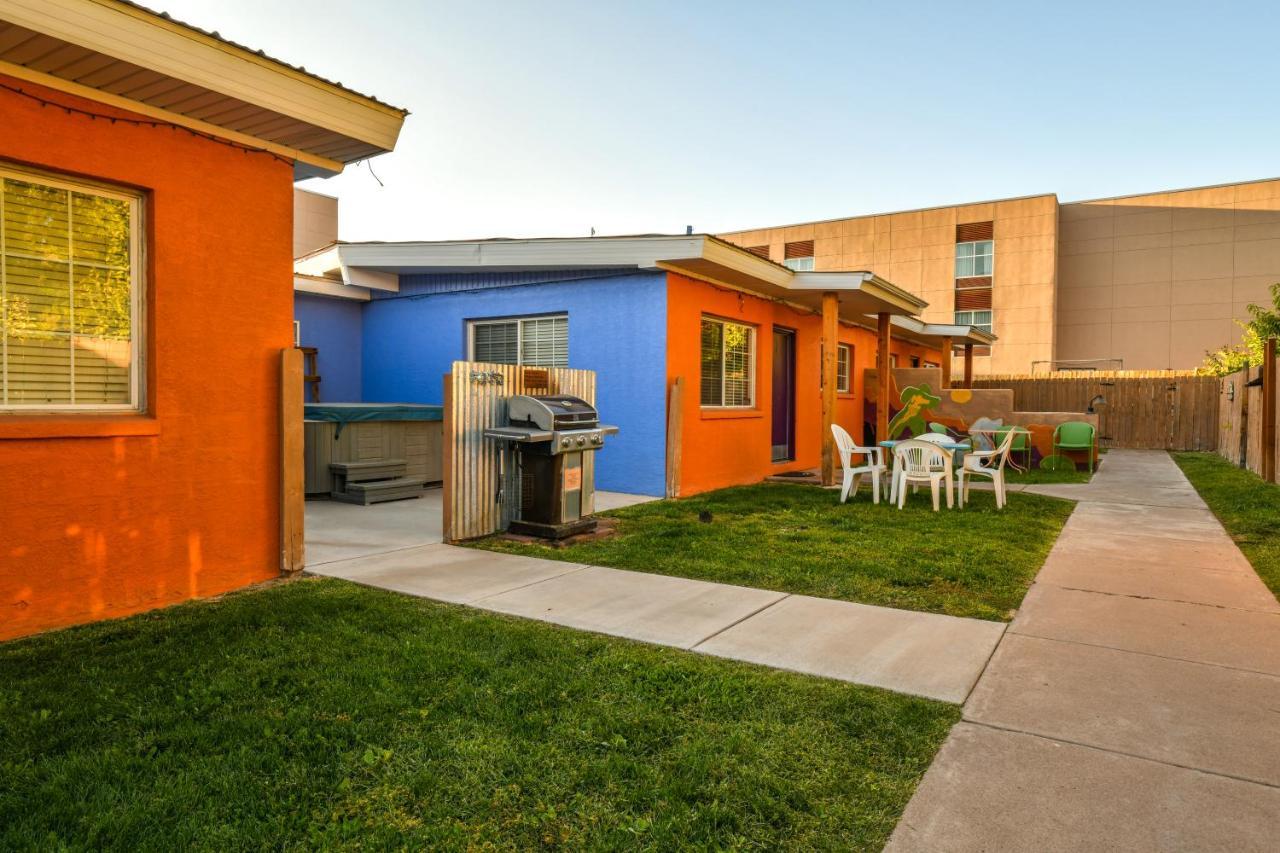 Inn 1 - Downtown 1 Bedroom Unit, Sleeps 6 With Shared Hot Tub Moab Extérieur photo