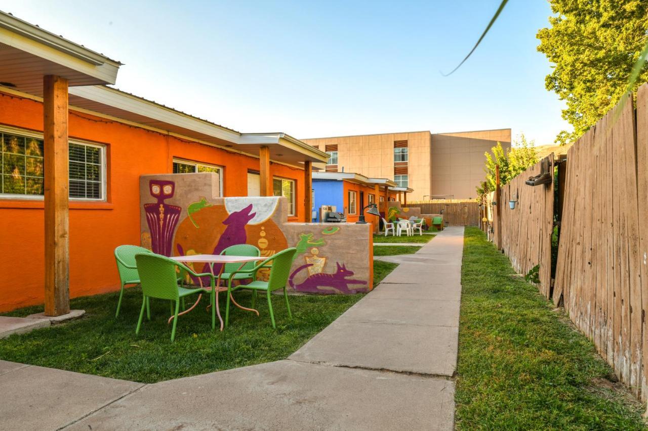 Inn 1 - Downtown 1 Bedroom Unit, Sleeps 6 With Shared Hot Tub Moab Extérieur photo