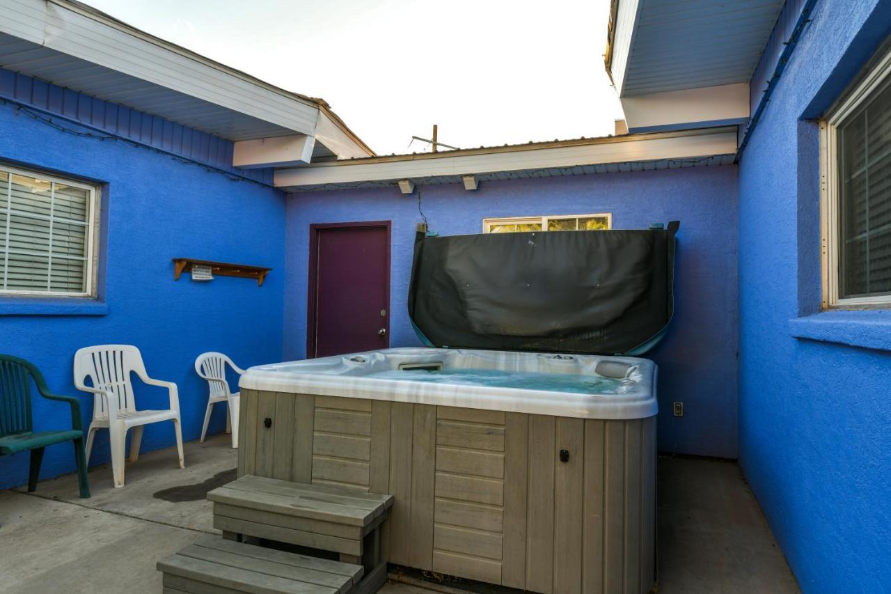 Inn 1 - Downtown 1 Bedroom Unit, Sleeps 6 With Shared Hot Tub Moab Extérieur photo