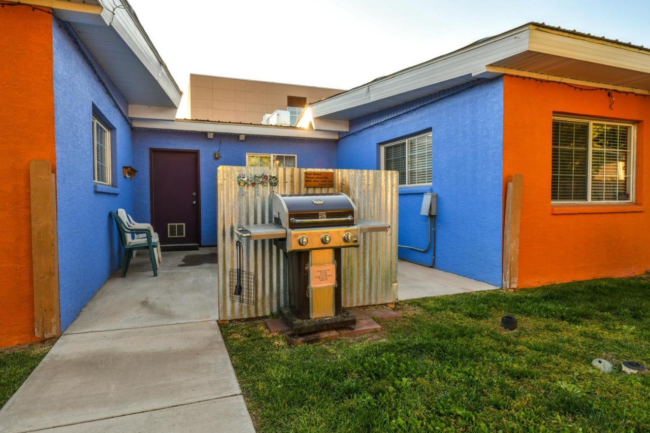 Inn 1 - Downtown 1 Bedroom Unit, Sleeps 6 With Shared Hot Tub Moab Extérieur photo