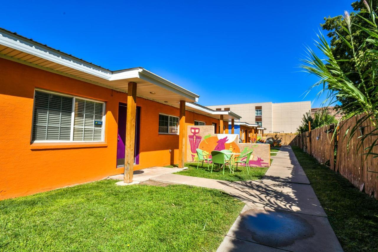 Inn 1 - Downtown 1 Bedroom Unit, Sleeps 6 With Shared Hot Tub Moab Extérieur photo